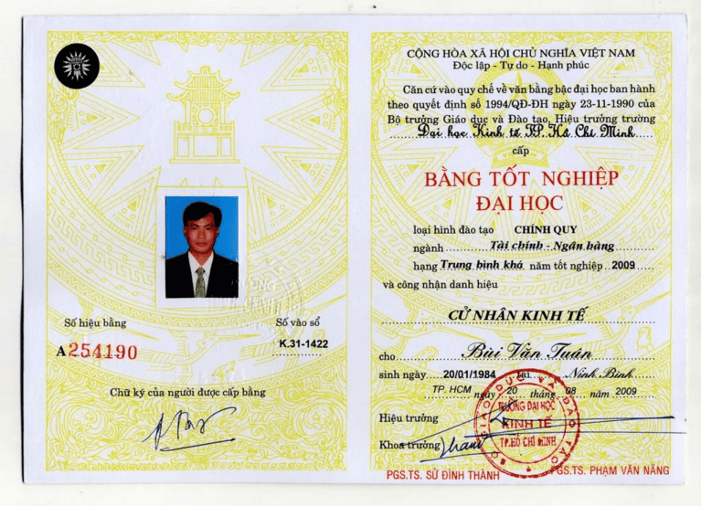 Mẫu phôi văn bằng Đại học Kinh tế TP.HCM niên khóa cũ